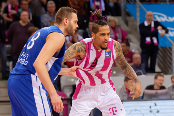 刻的战略调 刻的战略调